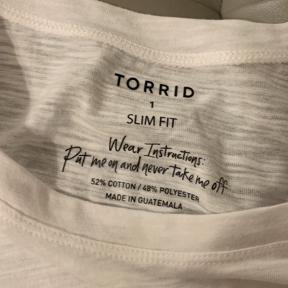 Torrid WHEN LIFE GIVES YOU CURVES SLIM FIT CREW TEE - SLUB WHITE - Picture 7 of 10